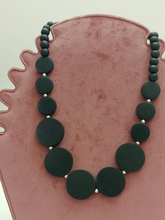 Midnight Poise Black Necklace